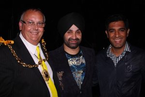 Mayor Cllr. Mortimer with Shinda and Gurvinder Sandher