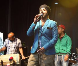 Jassi-Sidhu-performing-at-the-Mela